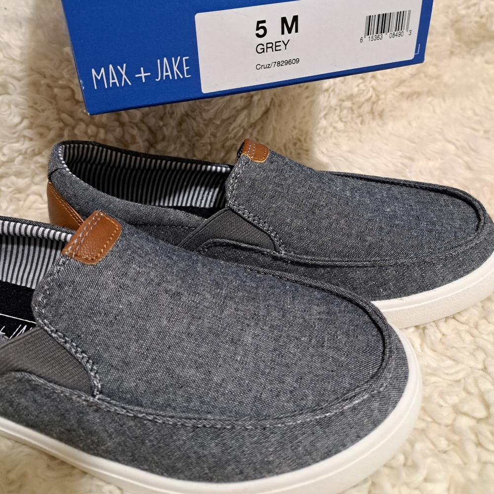 Boys shoes